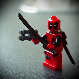 Figurina Saptamanii: Deadpool