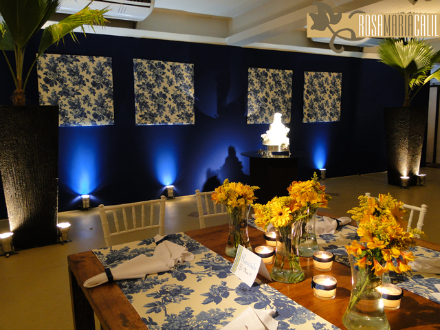 decoracao de festa azul marinho e amarelo:Casamento azul royal e azul marinho com flores amarelas decoracao de festa azul marinho e amarelo:Casamento azul royal e azul marinho com flores amarelas