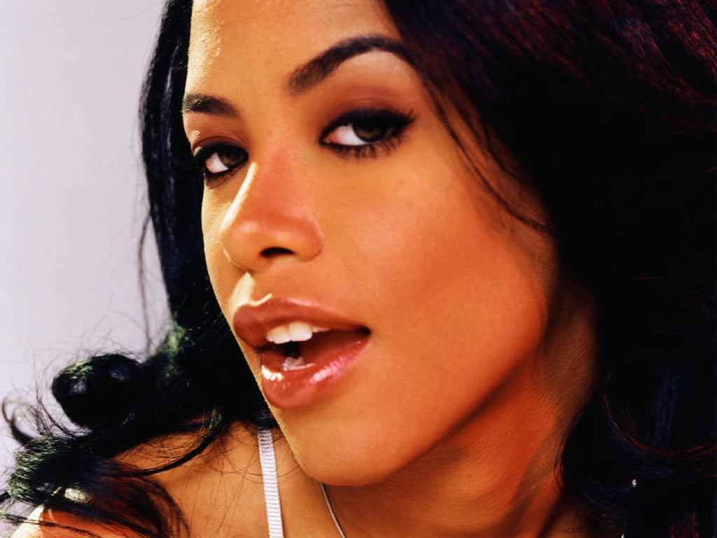 http://2.bp.blogspot.com/-JzuwsbFYYjk/TlbzY3tKjkI/AAAAAAAABMA/gTfvuvIy3lY/s1600/aaliyah_131.jpg