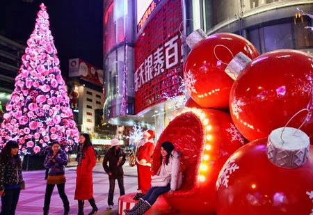 Fujimini Adventure Series: Christmas in Asia: How the Chinese Celebrate