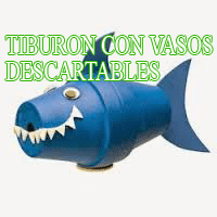 http://comohacermaquetas.blogspot.com/2015/03/juguete-tiburon-azul-con-vaso-desechable.html