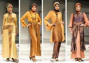 Baju setelan batik muslimah masa kini