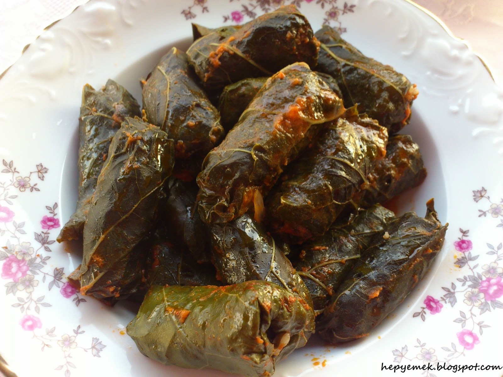 Etli karalahana sarması Hep yemek