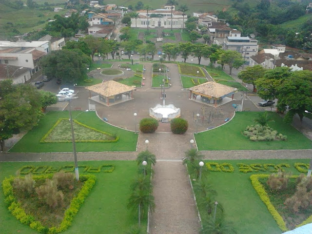 A praça de São José do Calçado ( ES ), cidade onde nasci