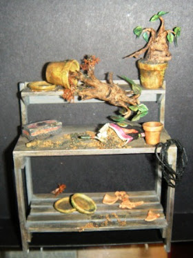Mandrake Potting Table