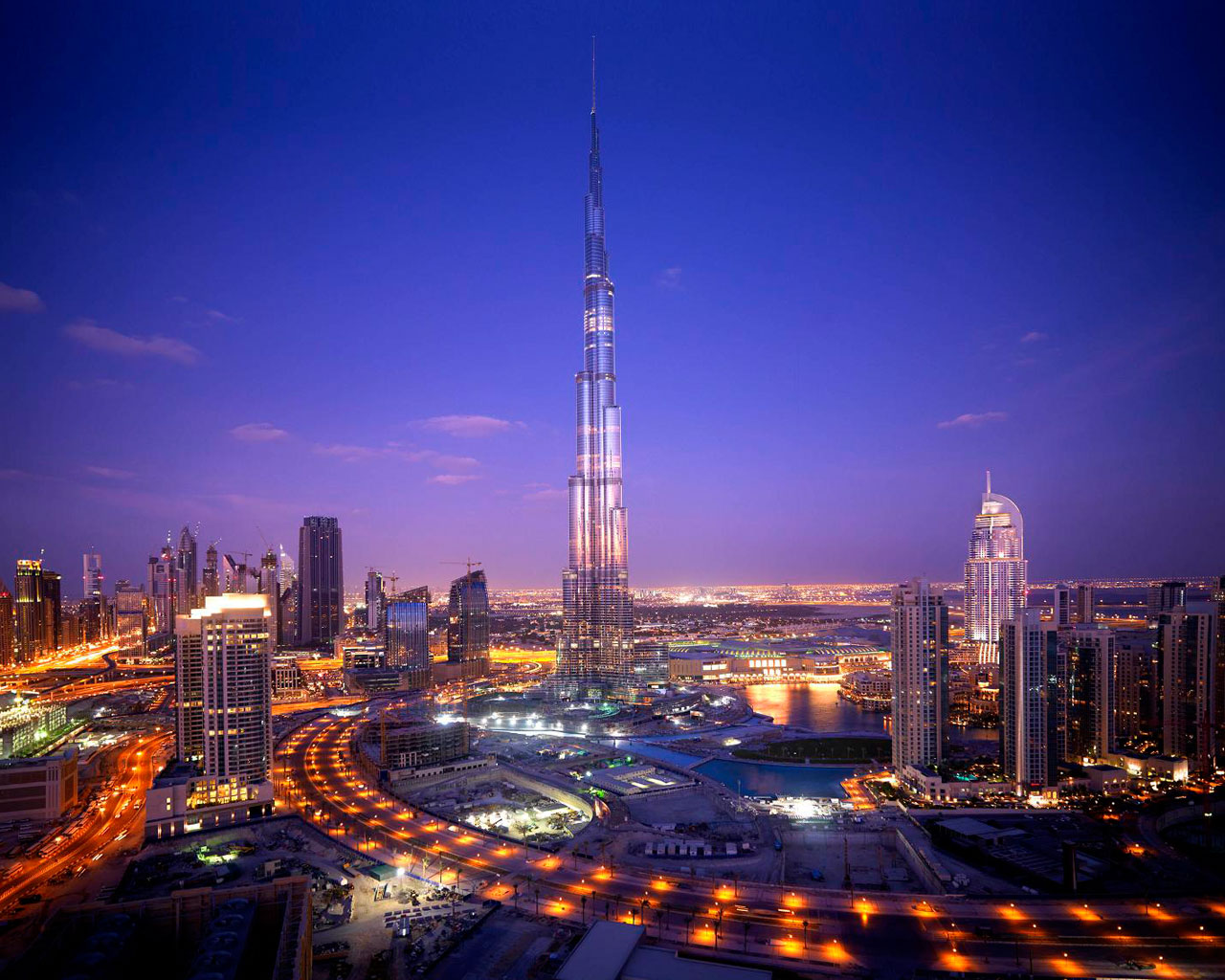 http://2.bp.blogspot.com/-K1Q9IBihkGE/UIMNbZehC0I/AAAAAAAAGE8/cO0GyC6fqBs/s1600/Burj+Khalifa+Wallpapers+2012-2013+02.jpg