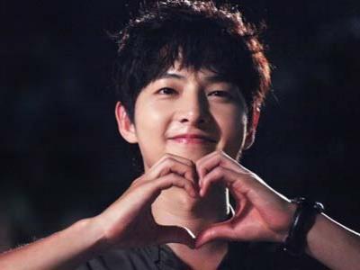 http://2.bp.blogspot.com/-K2BdBV39Rf0/URj1r3aEG9I/AAAAAAAACiU/_-TNsDANWSk/s1600/85song-joong-ki-1ok.jpg