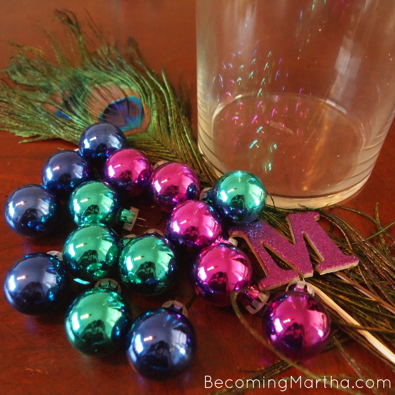 peacock centerpiece for a party or modern christmas decor peacock centerpiece for a party or modern christmas decor