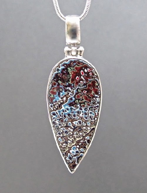 13-Cindy-Dempsey-Motor-Agate-Fordite-Paint-Jewellery-www-designstack-co