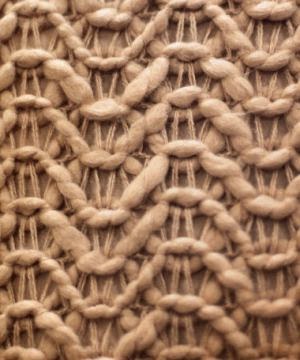 Macramé Mania - The Age-Old Art of Knotting is Back With a Haute Couture Flavor Macramé Mania - The Age-Old Art of Knotting is Back With a Haute Couture Flavor