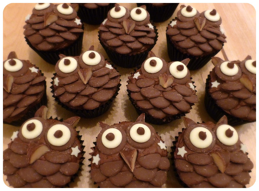 Cake Decorating Woith Chocolate Buttons Cake Decorating Woith Chocolate Buttons