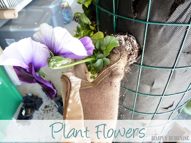 Plant Flowers, DIY Flower Tower, Simply Designing, #digin #heartoutdoors #spring #sponsored
