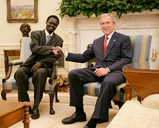 Minni_Minnawi_and_George_W_Bush.jpg
