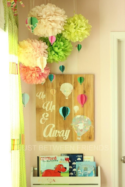 Scrapwood "up up & away" wall art - Upcycling Home Decor Projects