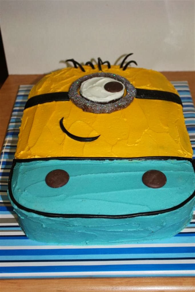 Thimbelina: Minion Cake