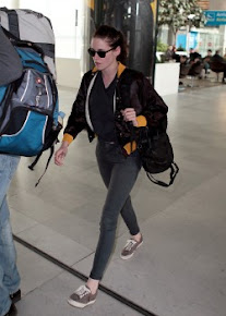 Kristen llegando a París 29-Enero-2012