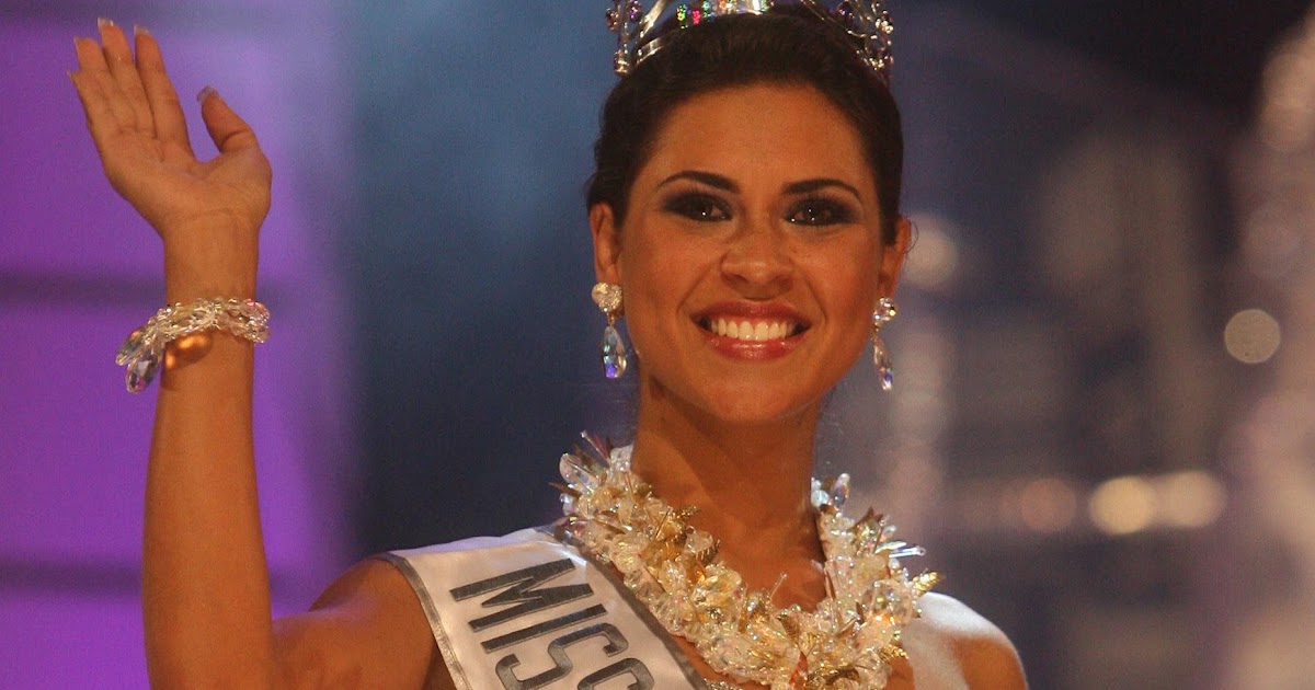 MULTICENTER INDUSTRIAL MISS UNIVERSO BOLIVIA 2011