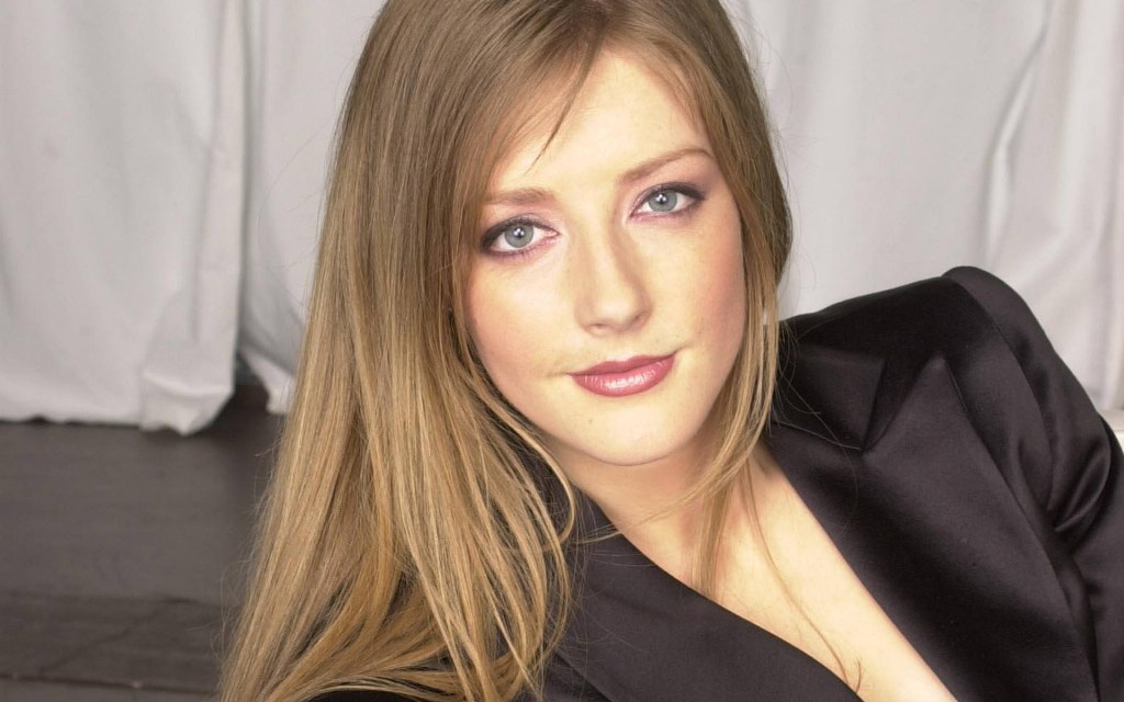 Jennifer Finnigan - Images Colection