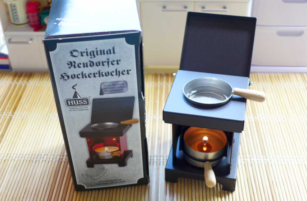 What are some different types of miniature stoves?