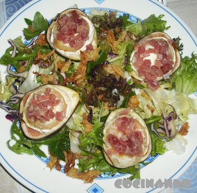 Ensalada Con Brevas Y Queso De Cabra
