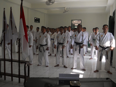 KARATEKA KODIM 0725/SRAGEN IKUTI TES UJI KENAIKAN SABUK