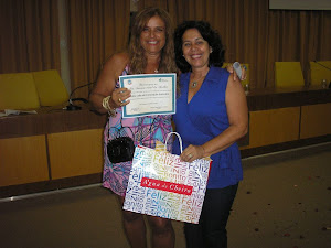 Profª Vanja Ferreira recebe homenagem por indicação do Dr. Cláudio pelo dia Internacional da Mulher