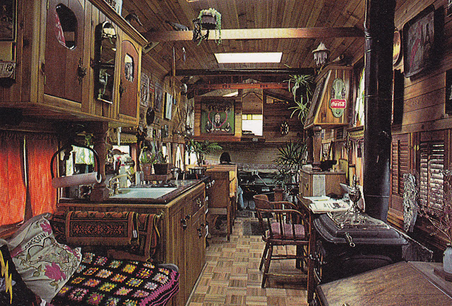 Moon To Moon Rolling Homes Handmade Houses On Wheels Pt 1