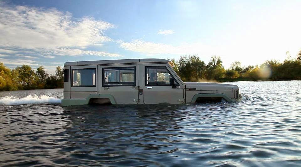suda giden SUV