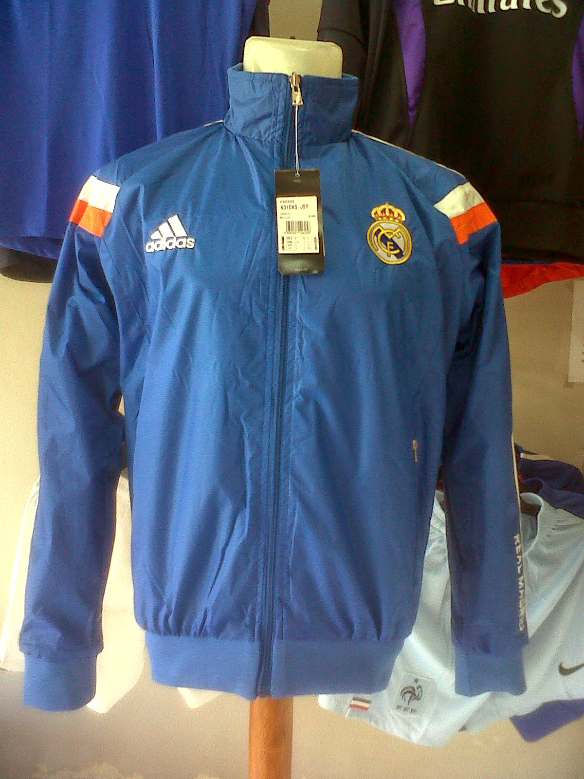 Jaket Tracktop Real Madrid Parasut Jaket Tracktop Real Madrid Parasut