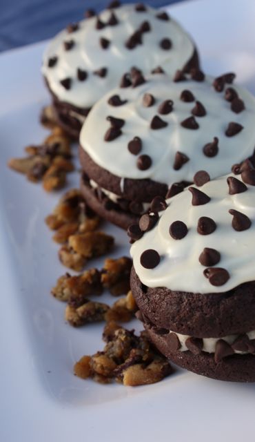 Cookie Crazed Mama Chocolate Chip Cookie Dough Whoopie Pies