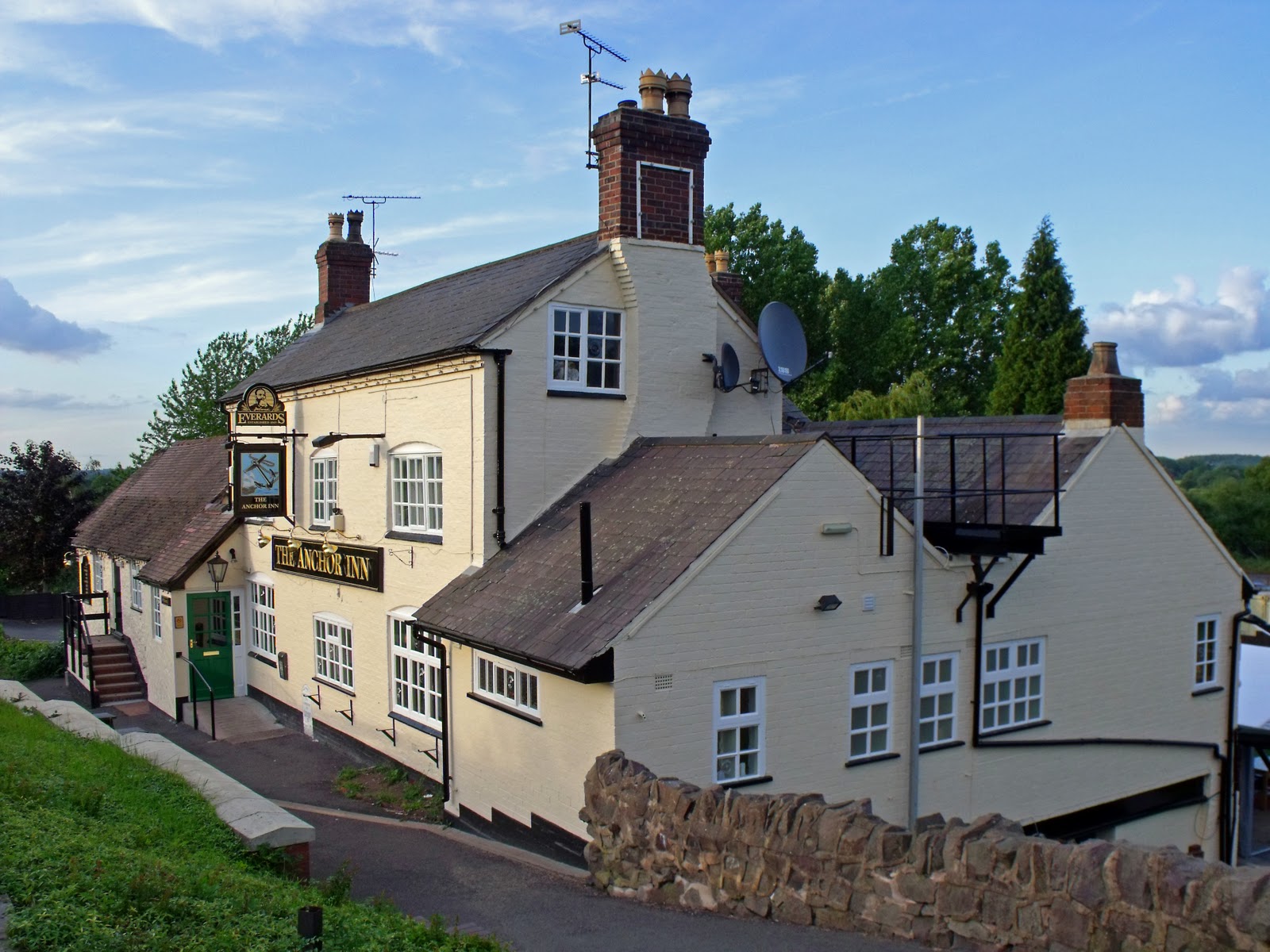 Pubs Then & Now 022 Anchor Inn, Hartshill, Warwickshire 2000 to 2011