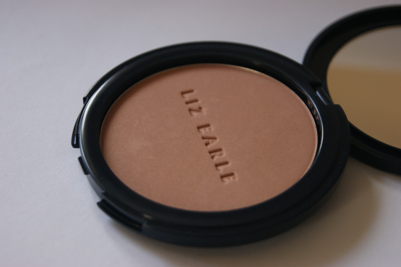 Liz Earle Natural Glow Bronzer Review The Sunday Girl