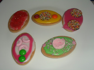 A few more decorated biscuit designs.