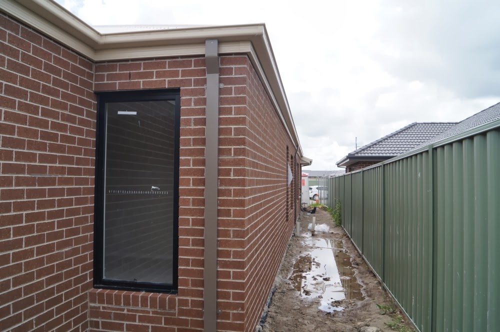 Building our first new home! Caesarstone, downpipes & Corking (Bricks)