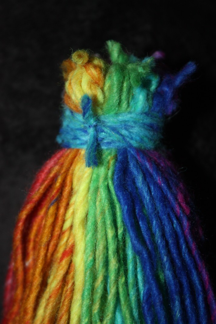 Juise Make A Rainbow Tail Cut The Loops Off Bottom End Of Tail And Trim Them More Evenly I Hadn T Trimmed Yet In Following Photo But When Did It Staggered