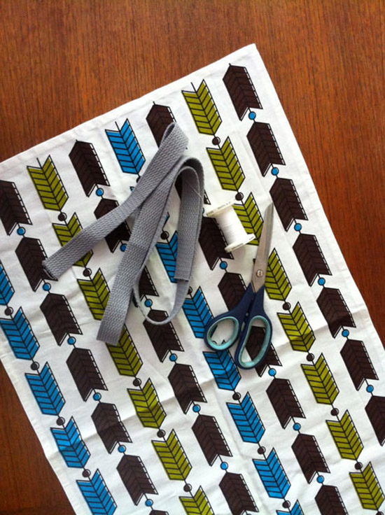 DIY The Curiosity Shoppe at Target “Tea Towel Tote Bag” Poppytalk