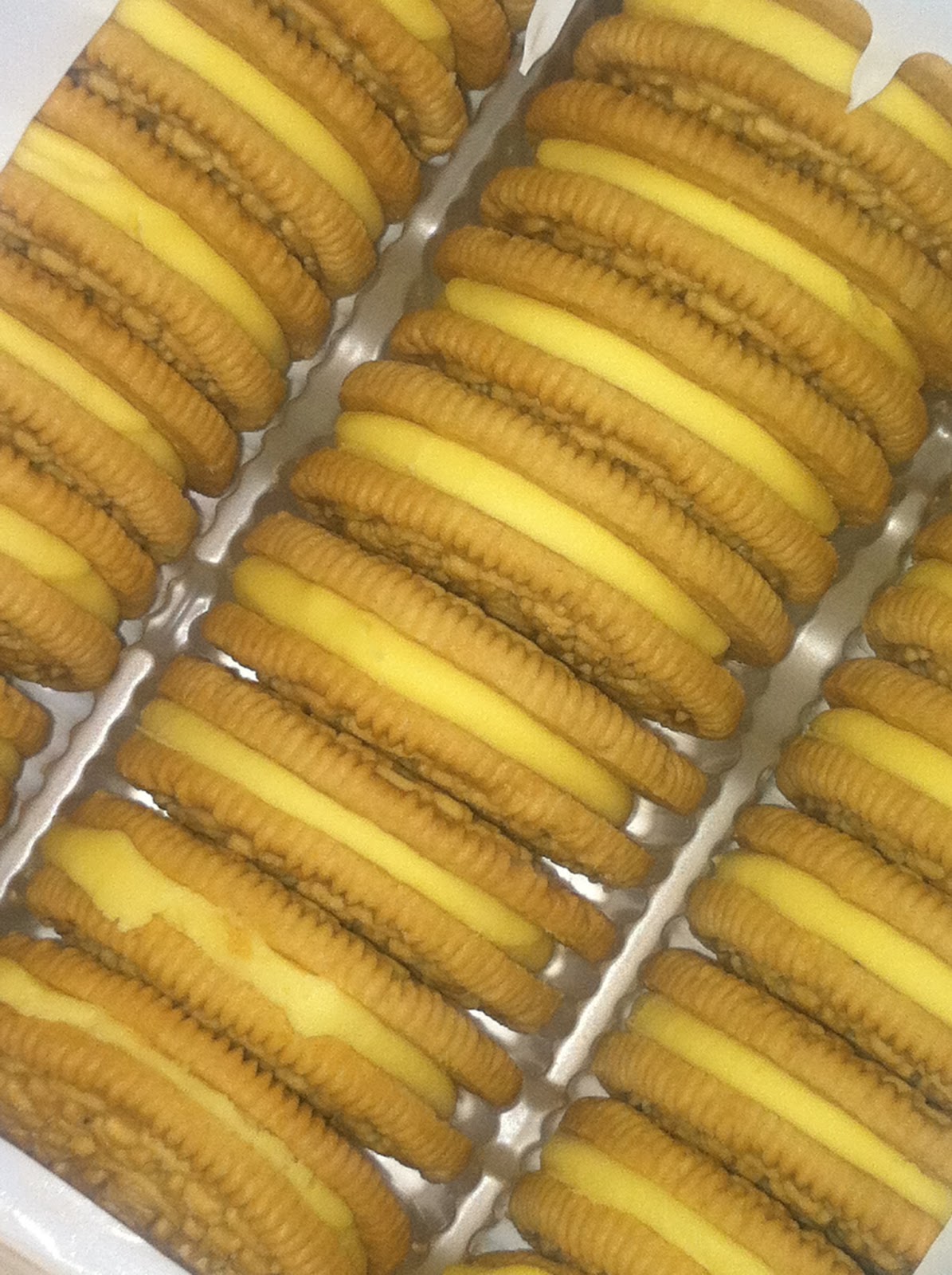 The Holidaze Lemon Twist Oreo Cookies