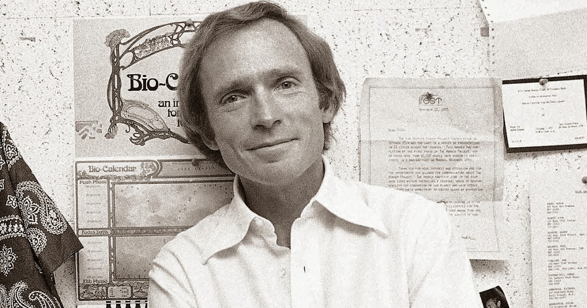 Dick cavett tilley hat Guy fucks two girls in assholes