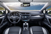 2015-ToyotaAvensis-95.jpg