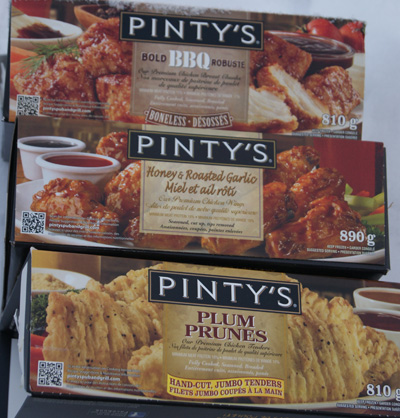 Featured image of post Pinty s Honey Garlic Chicken Wings Costco Raw marinated chicken wings on bowl