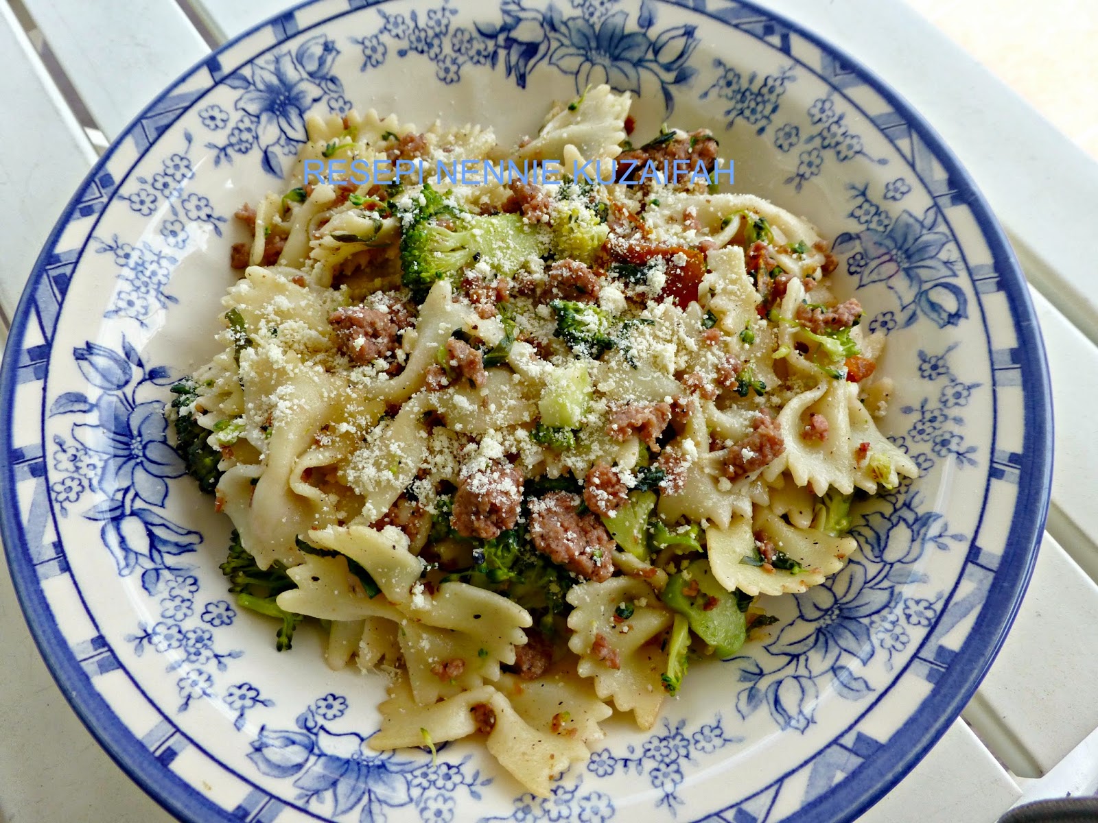 Pat Krapao Moo Sap Daging Cincang Masak Daun Kemangi Ala Thai