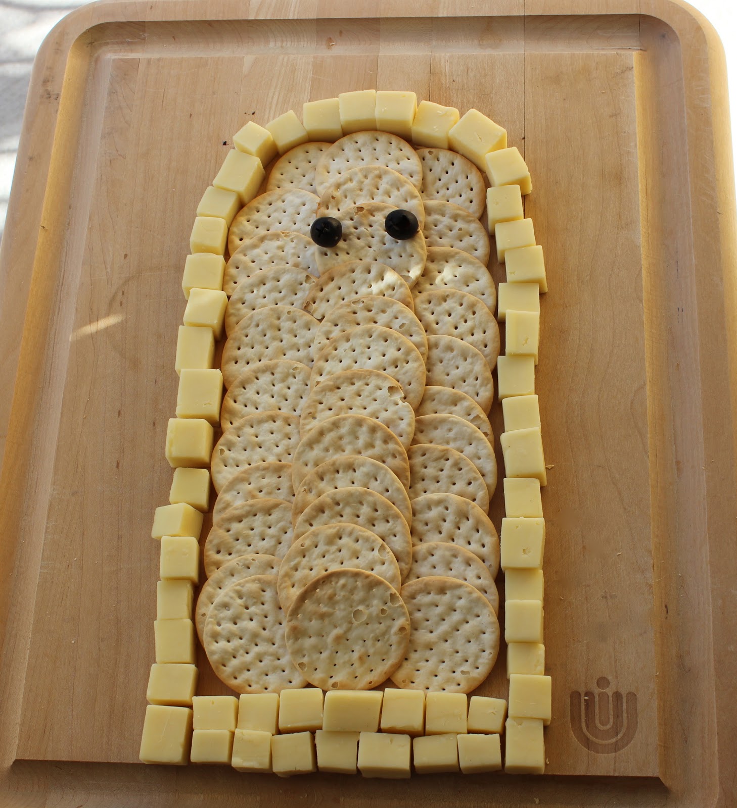 360FamilyNutrition Heathy Halloween Party Trays