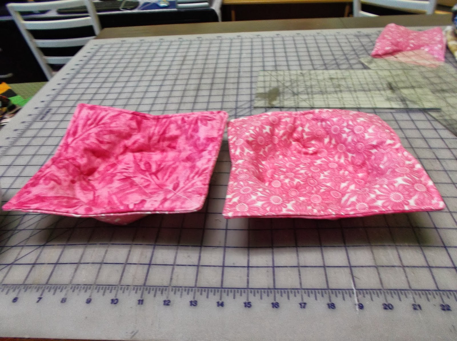 flicshasews Microwave hot pad bowl's and a bag for me.