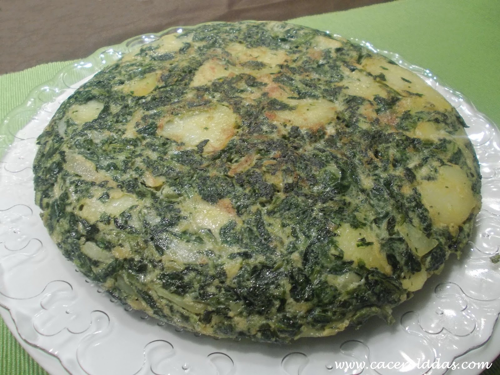 Tortilla de patatas con espinacas CACEROLADAS