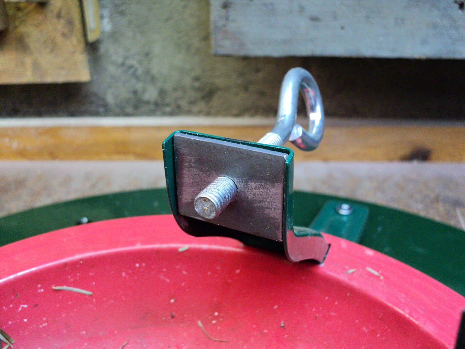 Rouge River Christmas Tree Stand Clamp Screw Thread Marginality