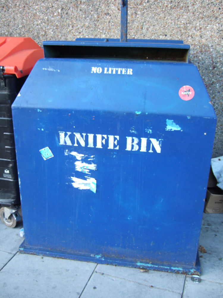 TBF white mulsh & a knife bin.