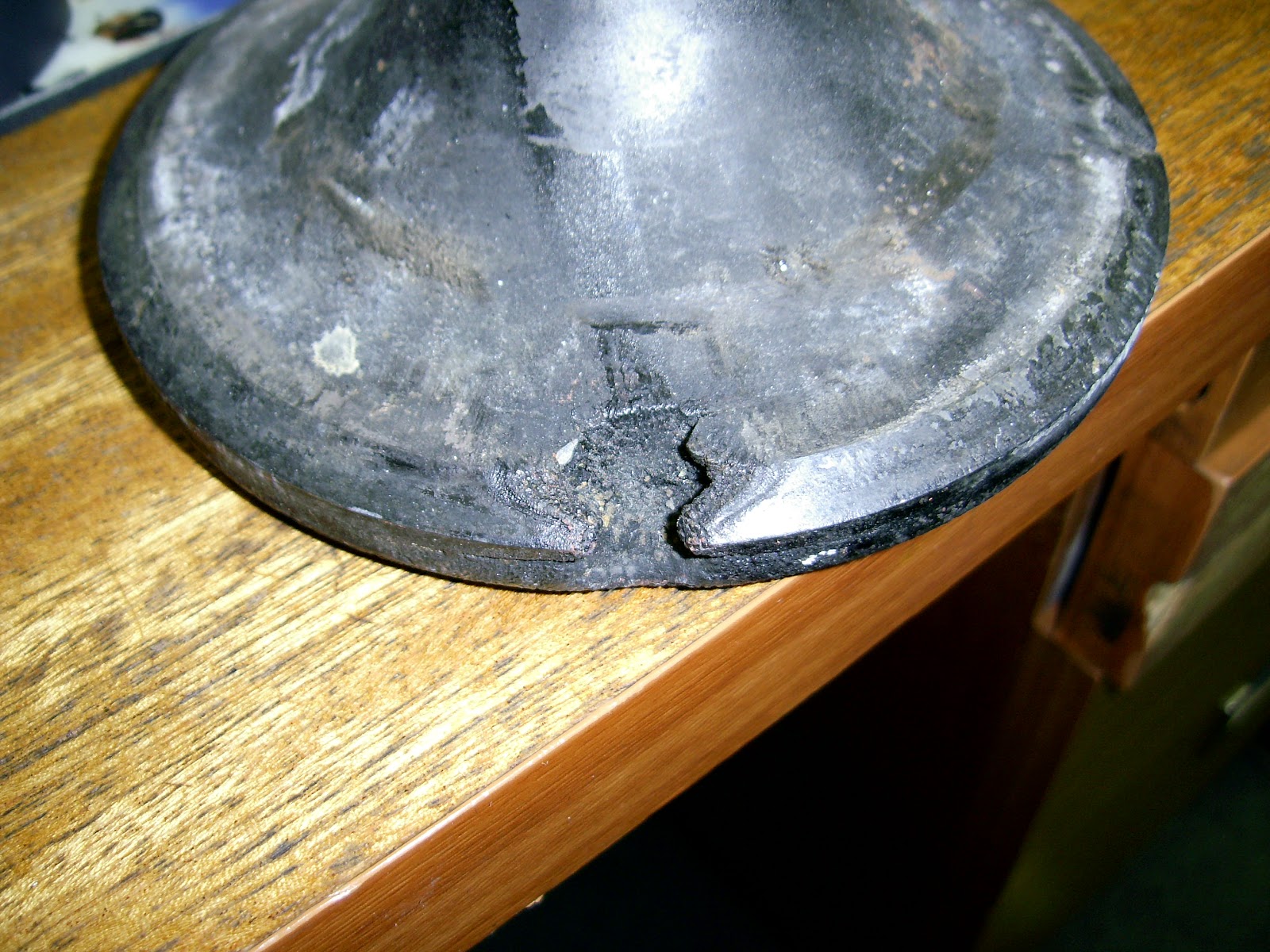 EXHAUST VALVE DEFECTS