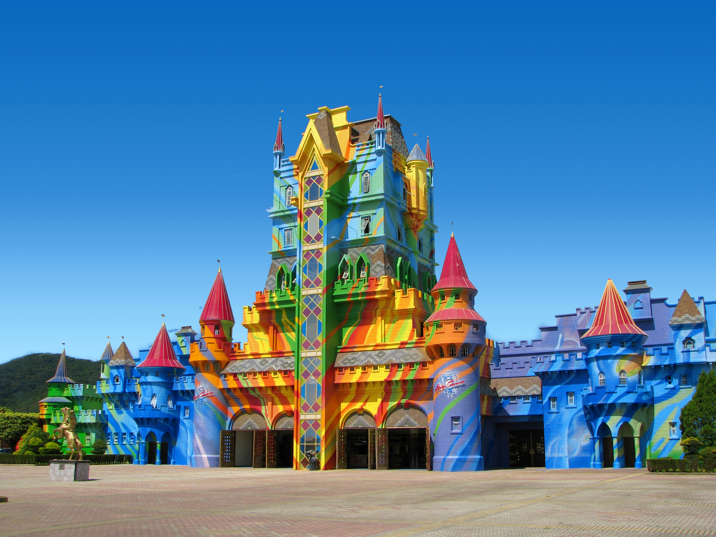 Free Fall e Big Tower, os elevadores do Beto Carrero World 