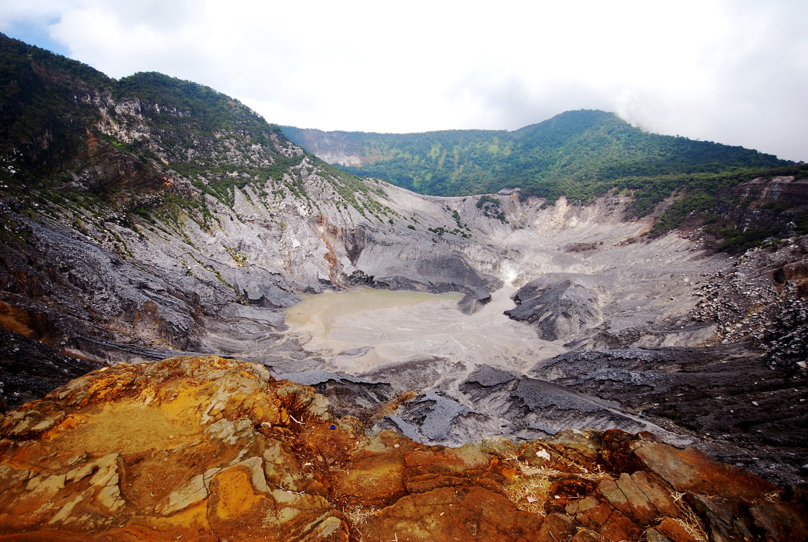 Yuk Gunung Tangkuban Parahu