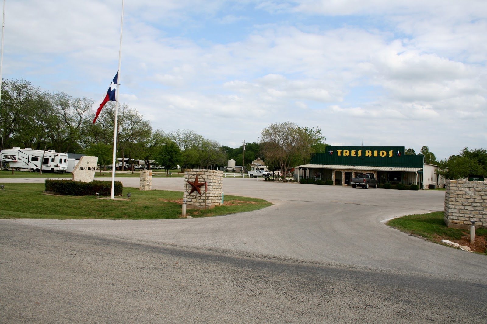 Joe, Diane, & Mallery's Big Adventure Modern Day Gypsies Tres Rios